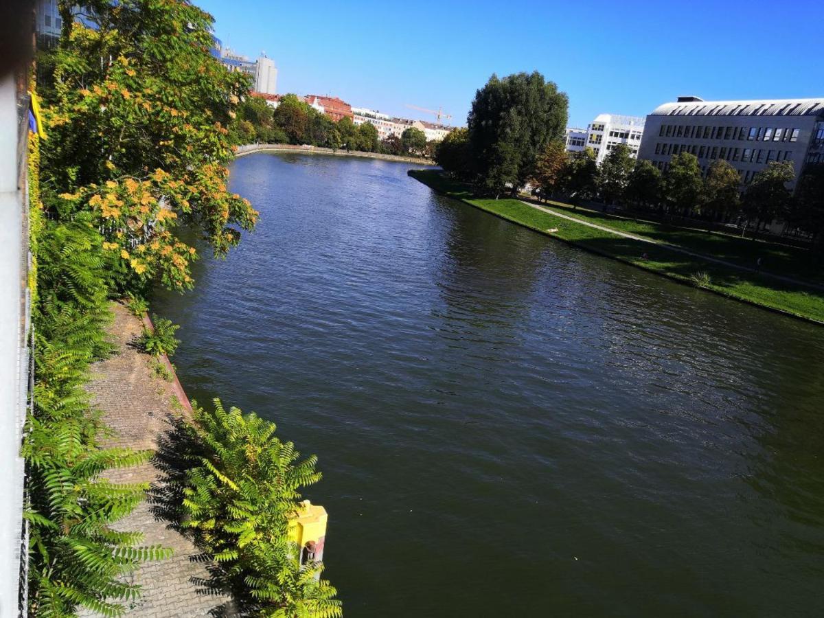200Qm Loft For Friends And Family - On The Spree! Apartman Berlin Kültér fotó